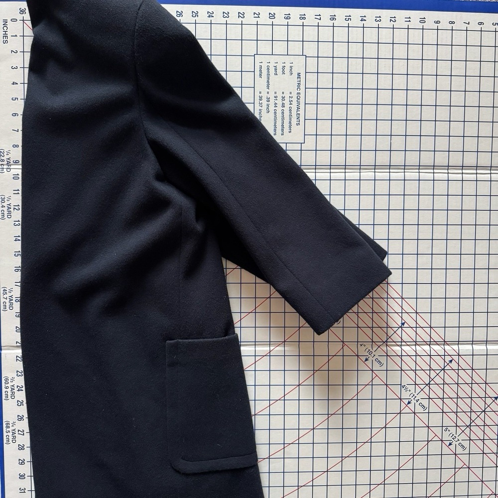 Vintage Harve Benard Womens 100% Wool Long Overcoat Navy Union Made ILGWU Pocket - Picture 8 of 9